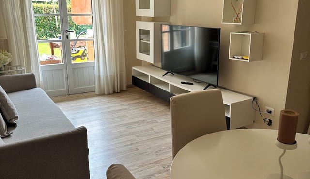 Buen Retiro. An partment in a private villa with park, tennis and swimming pool
