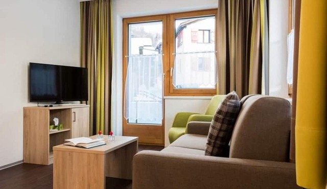 Cosy apartment for 3 guests with hot tub, WIFI, TV and balcony