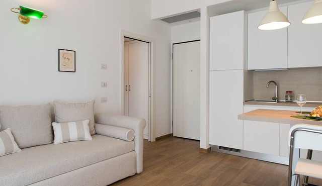 Brera Groups: 3/4 apartments on the same floor (NO party) in Milano