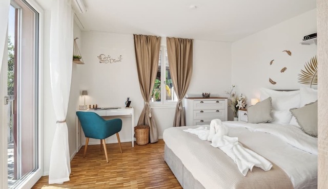 ReMo l Business - Family l Aare view, near old town + terrace l Parking lot