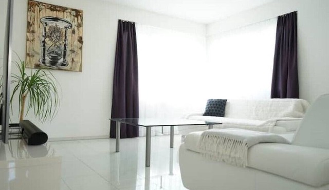 Luxus 3.5 Zimmer-wohnung-balkon-whirlpool-parking in Kriens