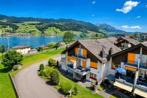 Lakeside Sachseln - Traumlage direkt am Sarnersee mit Terrasse und Bergpanorama