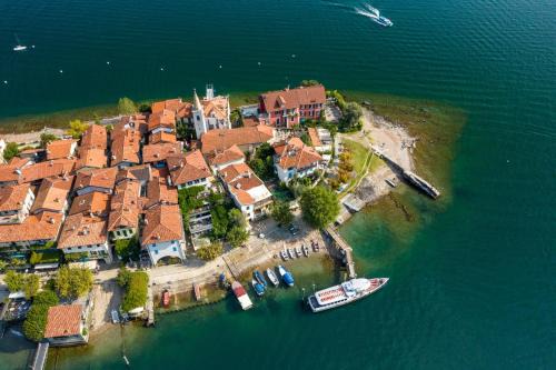 Panoramic Lake View Private Garden & Relaxation