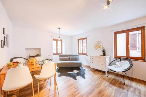 Casa Elvezia in Val Colla | Terrace + BBQ & Fireplace - Happy Rentals