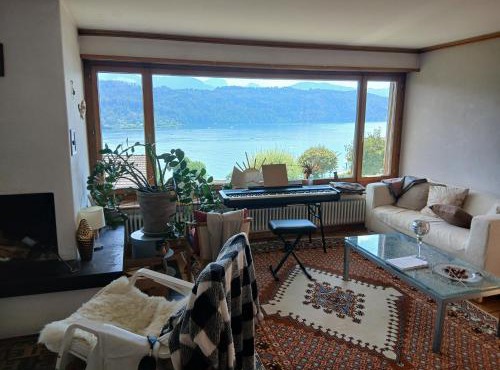 Zimmer mit Panoramablick auf den Zürichsee mit eigenes Bad und Terassenzugang