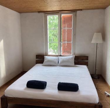 Simple flat 72 m2 in the centre of Burgdorf with private parking
