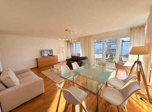 178 Good location spacious and free parking included