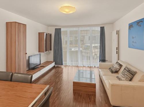 1BR with balcony near lake - Flower 1