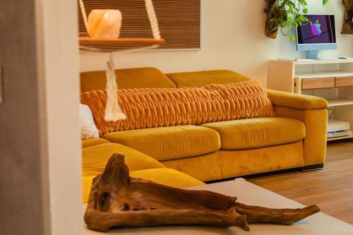 Haven Loft Como - Private Spa, Parking & Jacuzzi