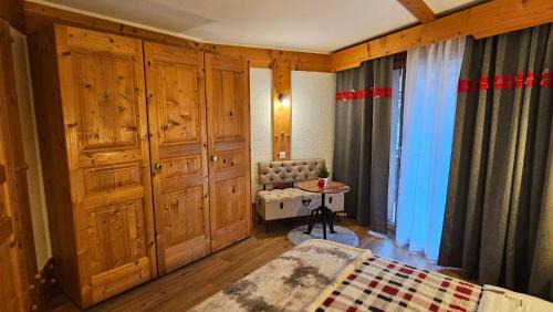 Cosy Alpine Suite with Magnificent Views