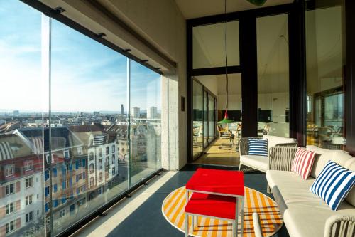 Basel City View Penthouse - Parking AC & Fast WiFi
