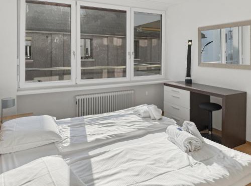 1BR apartment with balcony - West 13