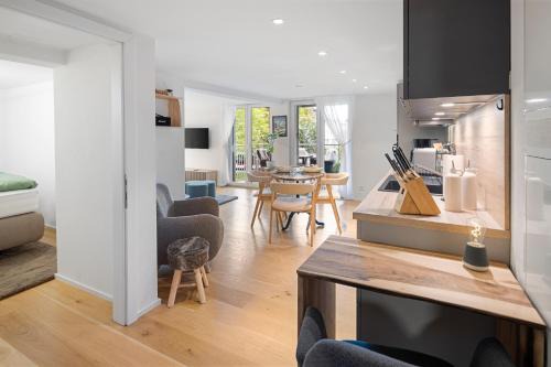 Modernes Apartment mit Balkon und Parkplatz, Nähe See