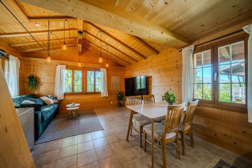 Mountain Apartment - Hot Tub & Sunset Views