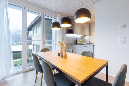 Modern Alpine Stay with free parking