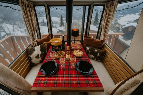 Chalet spa avec terrasse et vue alpine