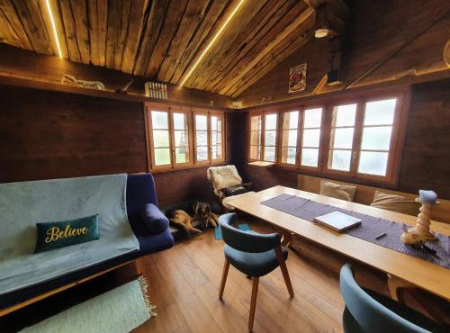 Heimelige Wohnung in einem Walliser Haus
