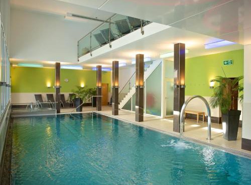Stylish apartment with hotel spa