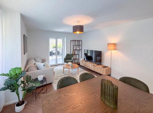 STAYY Urban Base Premium Apartment - 24h Self Check-in with free Parking