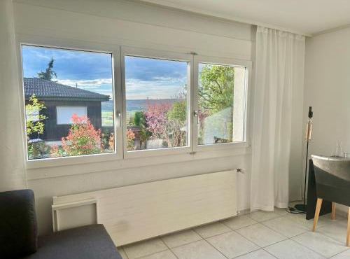 Moderne 65m2 Wohnung mit Garten am Waldrand nähe Basel