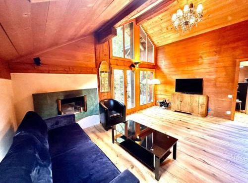 Paradise View - 5 BR Gstaad Paradise View Chalet with Outdoor Jacuzzi