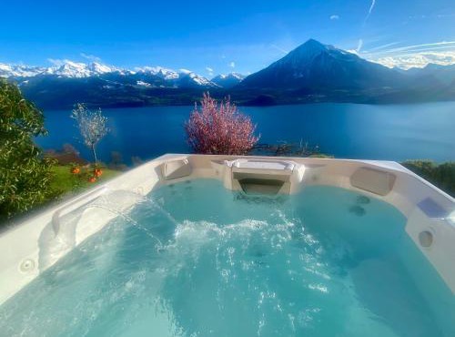CHALET EGGLEN "Typical Swiss House, Best Views, Private Jacuzzi"