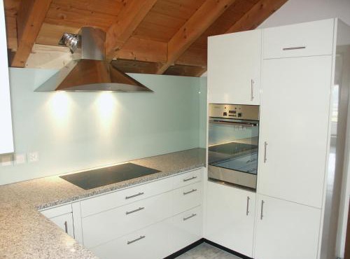 HeidiHoliday-Jenins Grand Maisonette-Attika mit Office & Relax-Bereich, Aussenparkplatz & Garage, geschützte Sonnen-Panoramaterrasse, Aufgewertet 2024